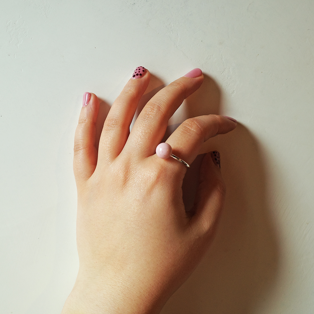 Anello Solitario Rosa Polvere - immagine 2