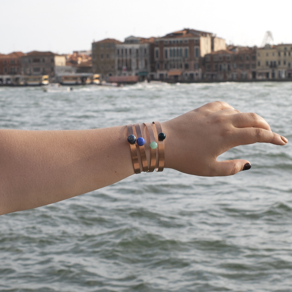 Bangles Solitario - Oro rosa con texture limata tonda - immagine 3
